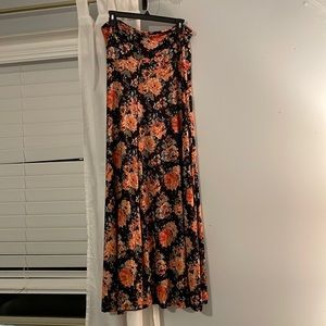 Honey & lace maxi skirt. 2X.